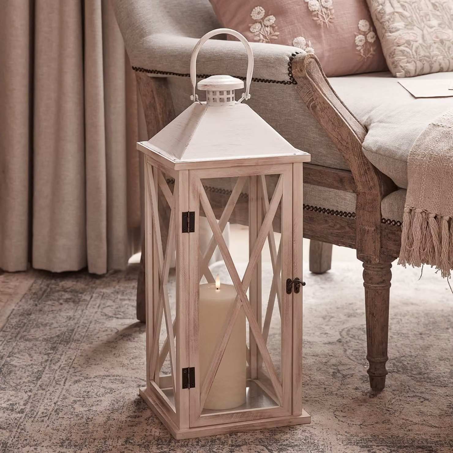Lights4fun Folkestone Large White and Brown Wooden Rustic Lantern with TruGlow LED Candle, H 59.3 cm x W 23.8 cm x D 23.8 cm – 1