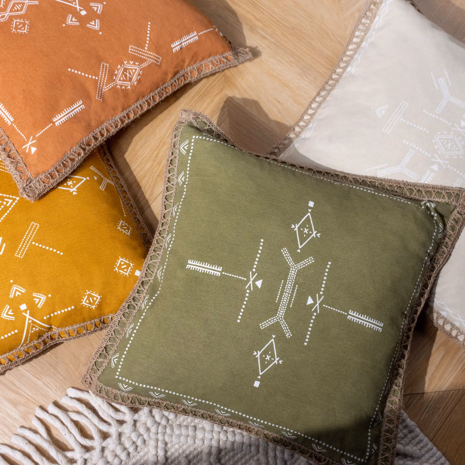 Furn Mini Inka Graphic Geometric Square Cushion in Beige, W/D/H: 45 x 45 x 45 cm – 3