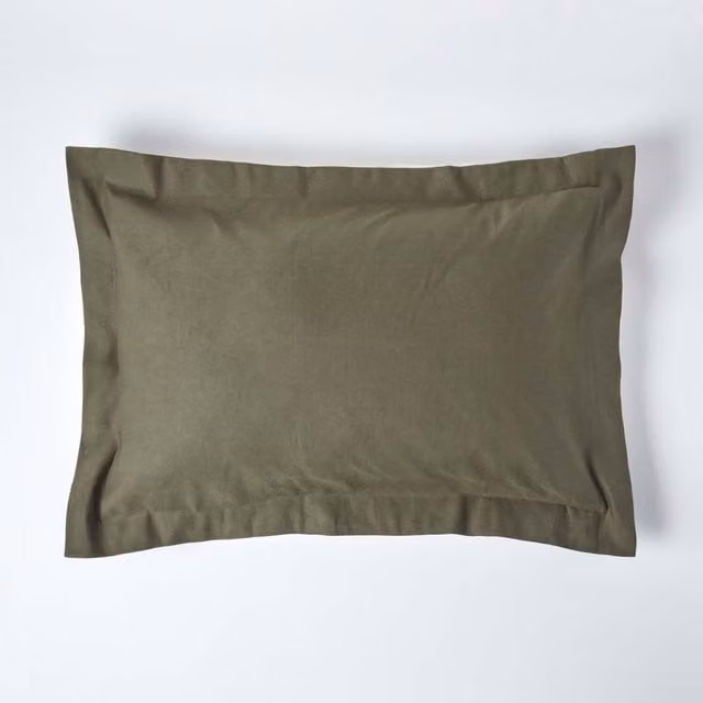 Homescapes Oxford Style Linen and Combed Cotton Cooling Pillowcase in Green