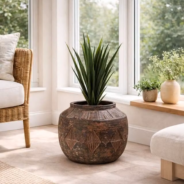 Leaf Aztec Diamond Large Planter in Black or Brown, W/D/H: 27 x 27 x 37 cm or 27 x 36 x 37 cm
