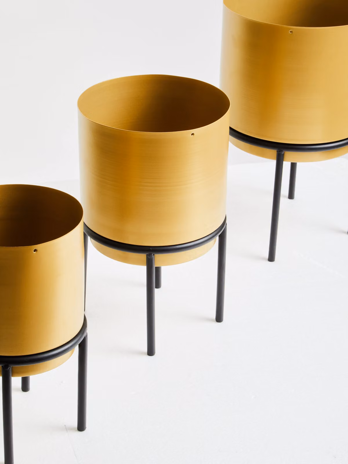 Orsina Avento Set of Three Round Metal Tabletop Planters in Gold and Black – 3