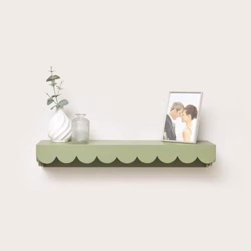 Melody Maison Large Green Scalloped Wall Storage Shelf, W: 61 cm, H: 16 cm, D: 10 cm