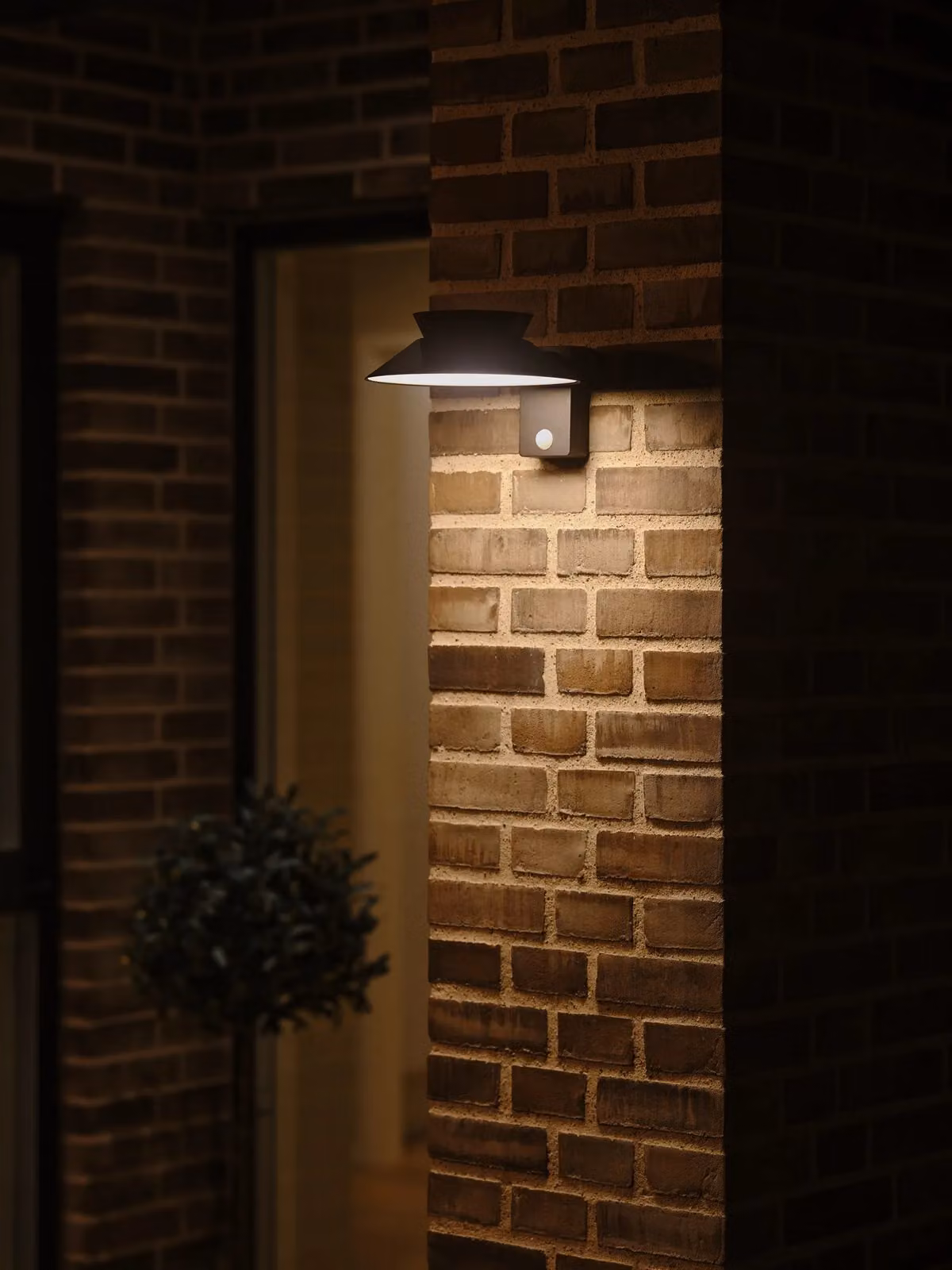Nordlux Justina Solar LED Outdoor Wall Light in Black Metal with Motion Sensor, IP44, Warm White 3000k – 5