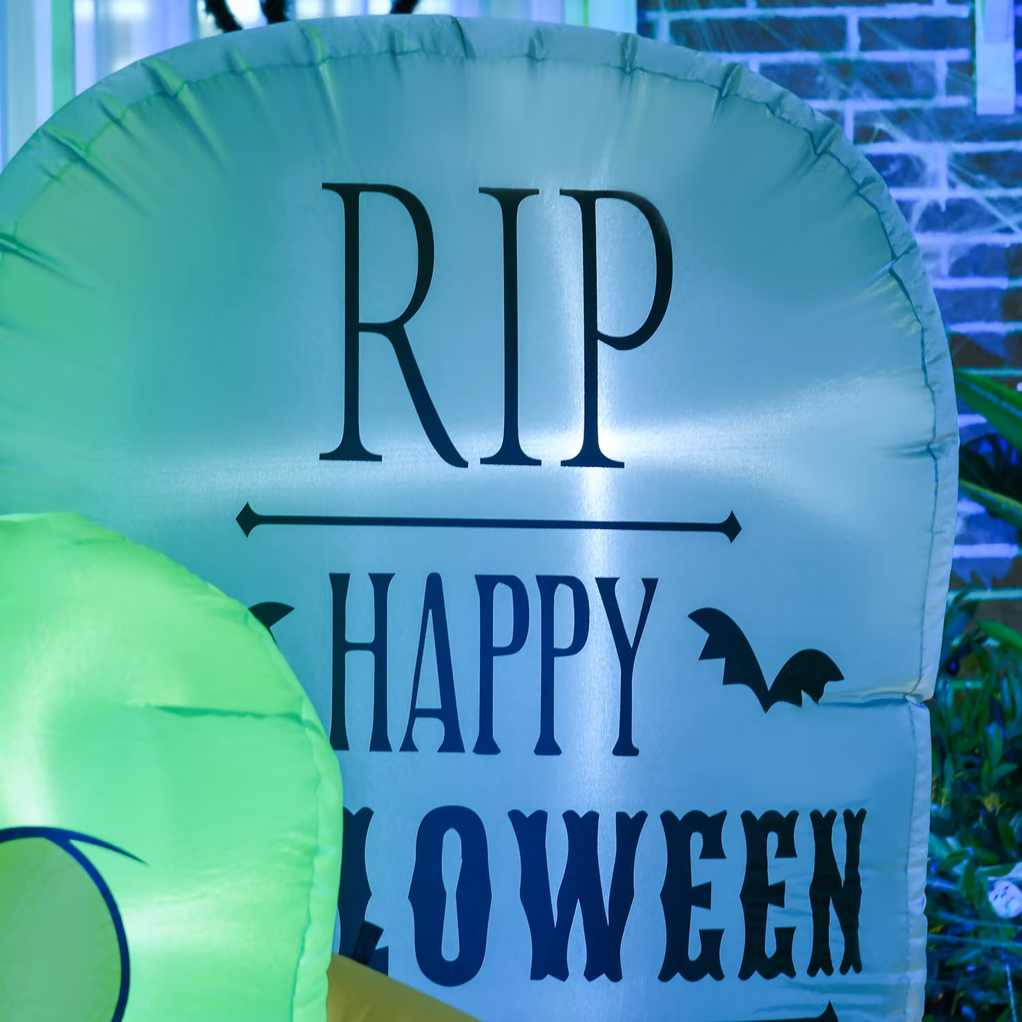 HOMCOM 5ft Halloween Inflatable Ghost and Tombstone Outdoor Decorations with Built-in LED Lights, Multicolour – 7