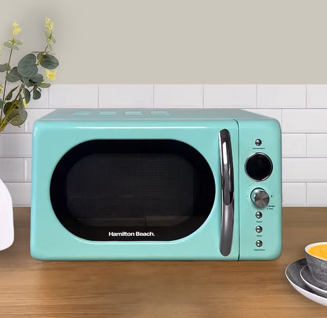 Hamilton Beach 20L Retro Solo Countertop Microwave in Green/Petrol