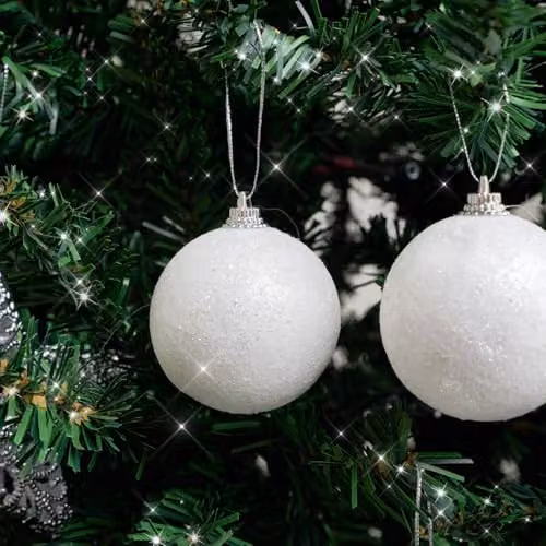 Melody Maison Set of 10 White Round Glitter Christmas Baubles – 4