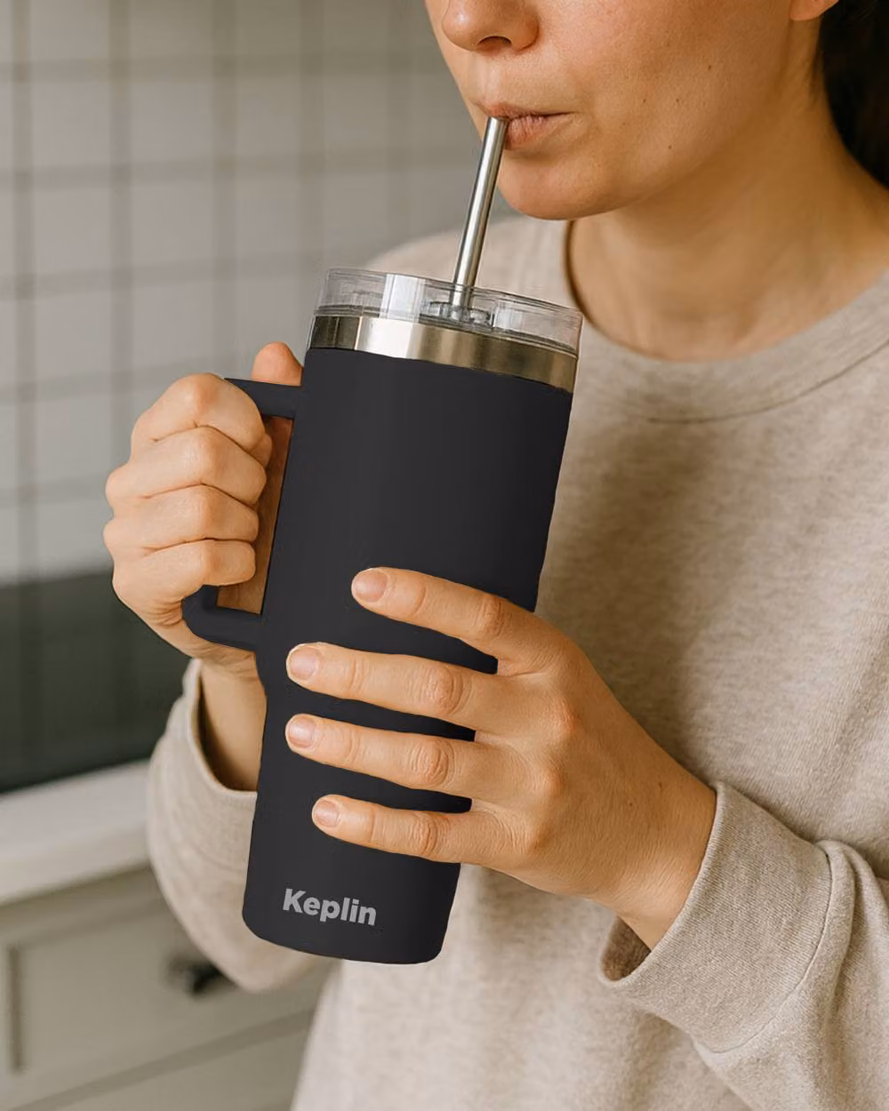 Keplin Insulated Travel Tumbler with Handle and Straw, 1200 ml, Black – 8