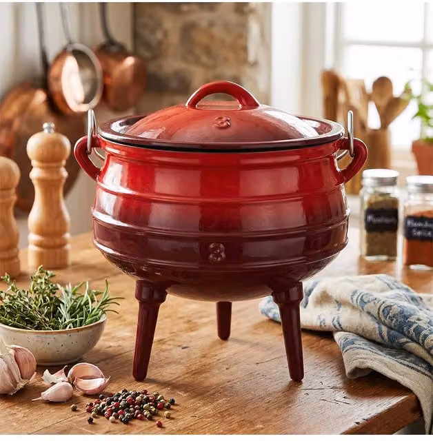 Living and Home Red Enamelled Cast Iron Potjie Pot Cauldron with Lid and 3 Legs, 8L