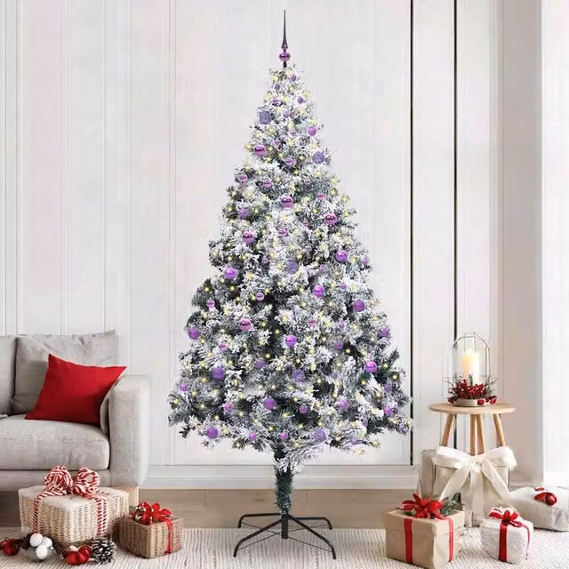 Berkfield Home Artificial Christmas Tree with 300 LEDs in Green, Height: 240 cm – 1