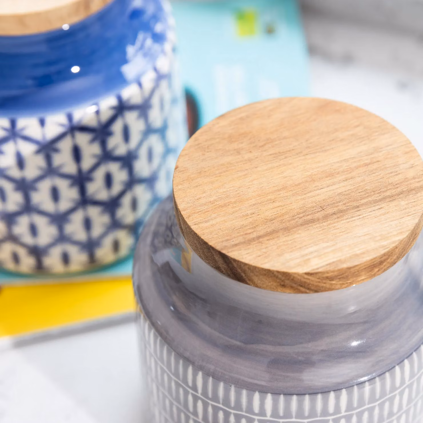 Mikasa Drift Grey Ceramic Airtight Storage Canister with Wooden Lid, 900ml – 3