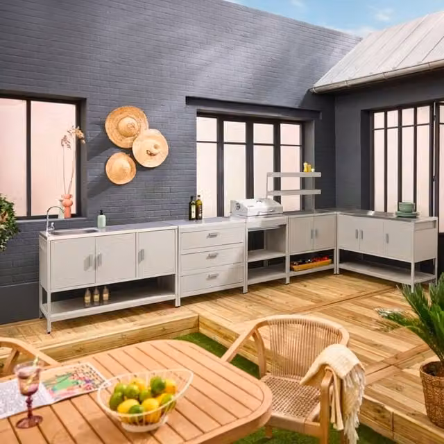 Sweekeek Outdoor Kitchen with Charcoal Barbecue, 5 Modules and Sink in Beige with Stainless Steel Accents – 1