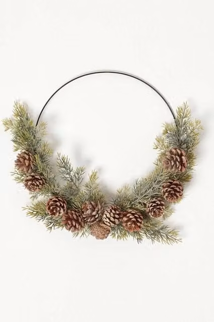 Homescapes Modern Round Metal Christmas Wreath with Green Leaves and Pinecones, Diameter: 35 cm