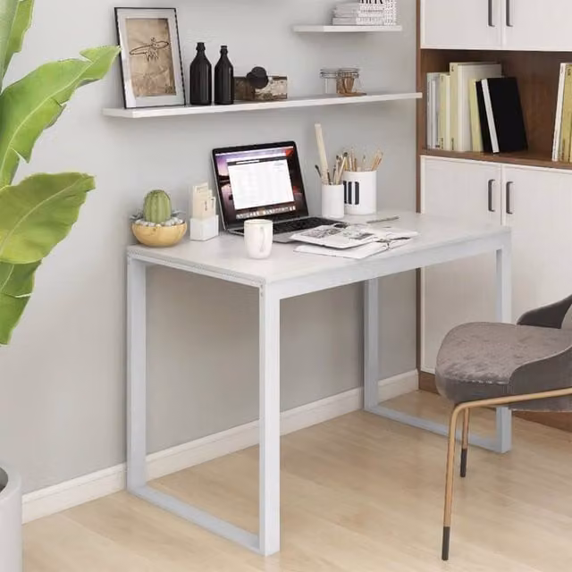 Berkfield Home White Computer Desk in Engineered Wood, W/D/H: 110 x 60 x 73 cm – 1