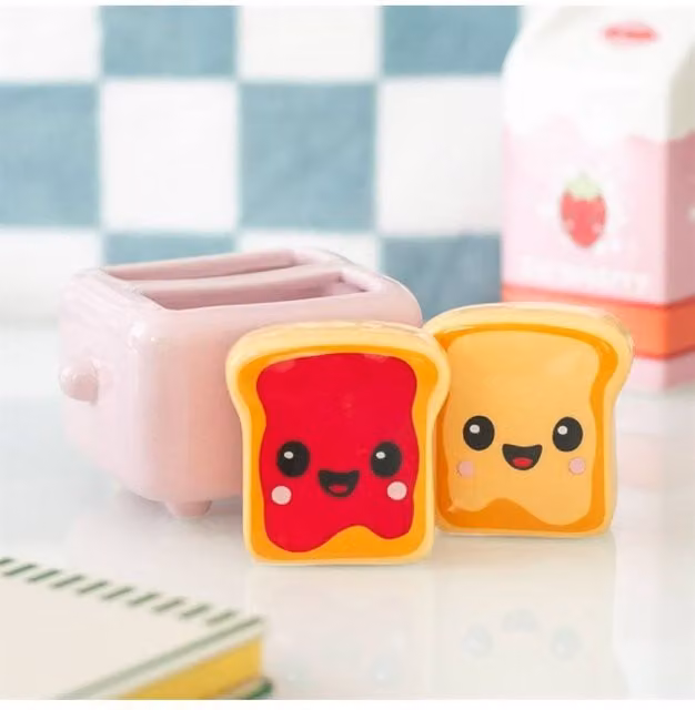 KDMD Kawaii Toast Salt and Pepper Shaker Set with Pink Ceramic Toaster Holder