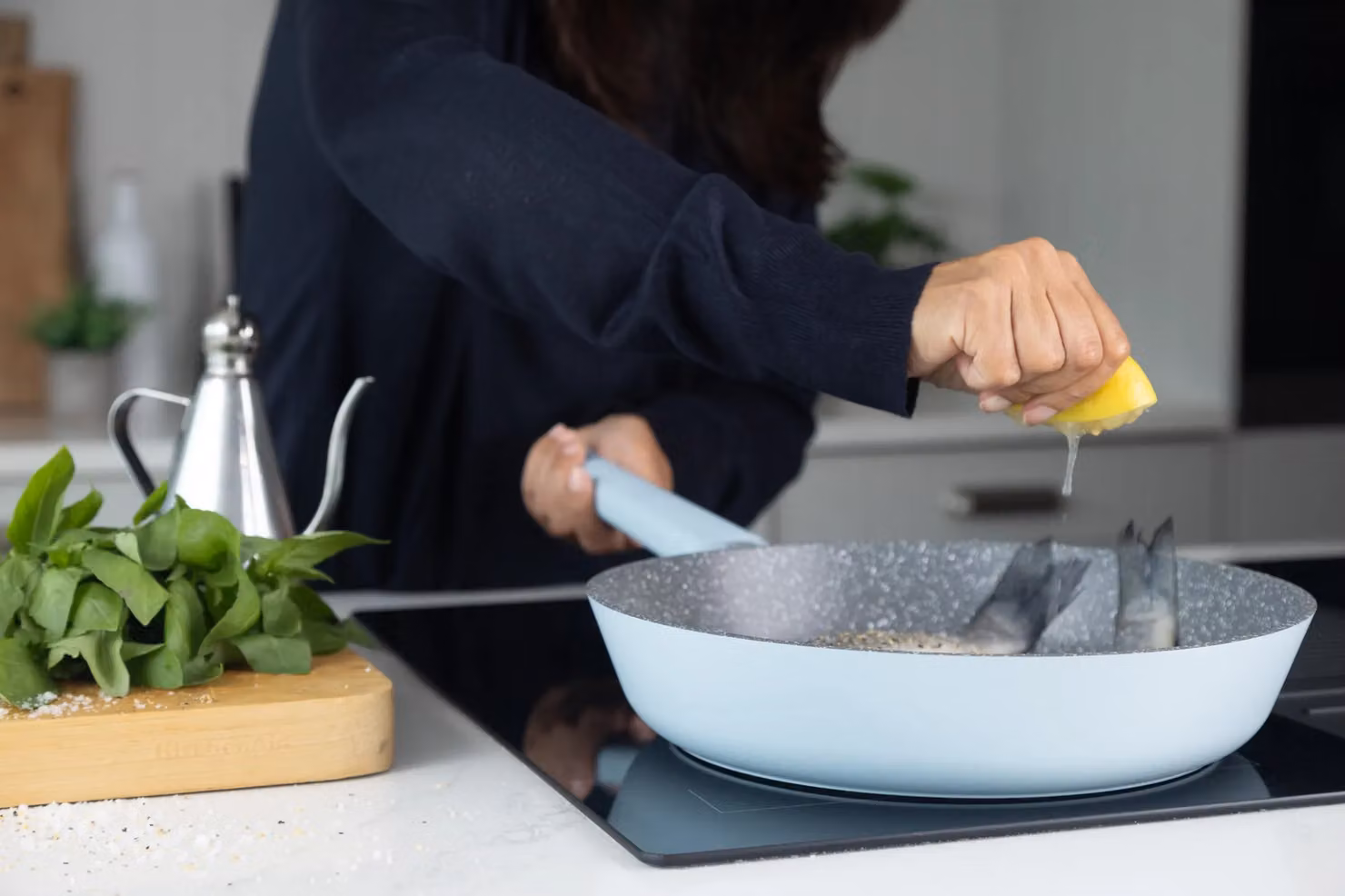 MasterClass Non-Stick Cast Aluminium Frying Pan, Blue, 26cm – 10