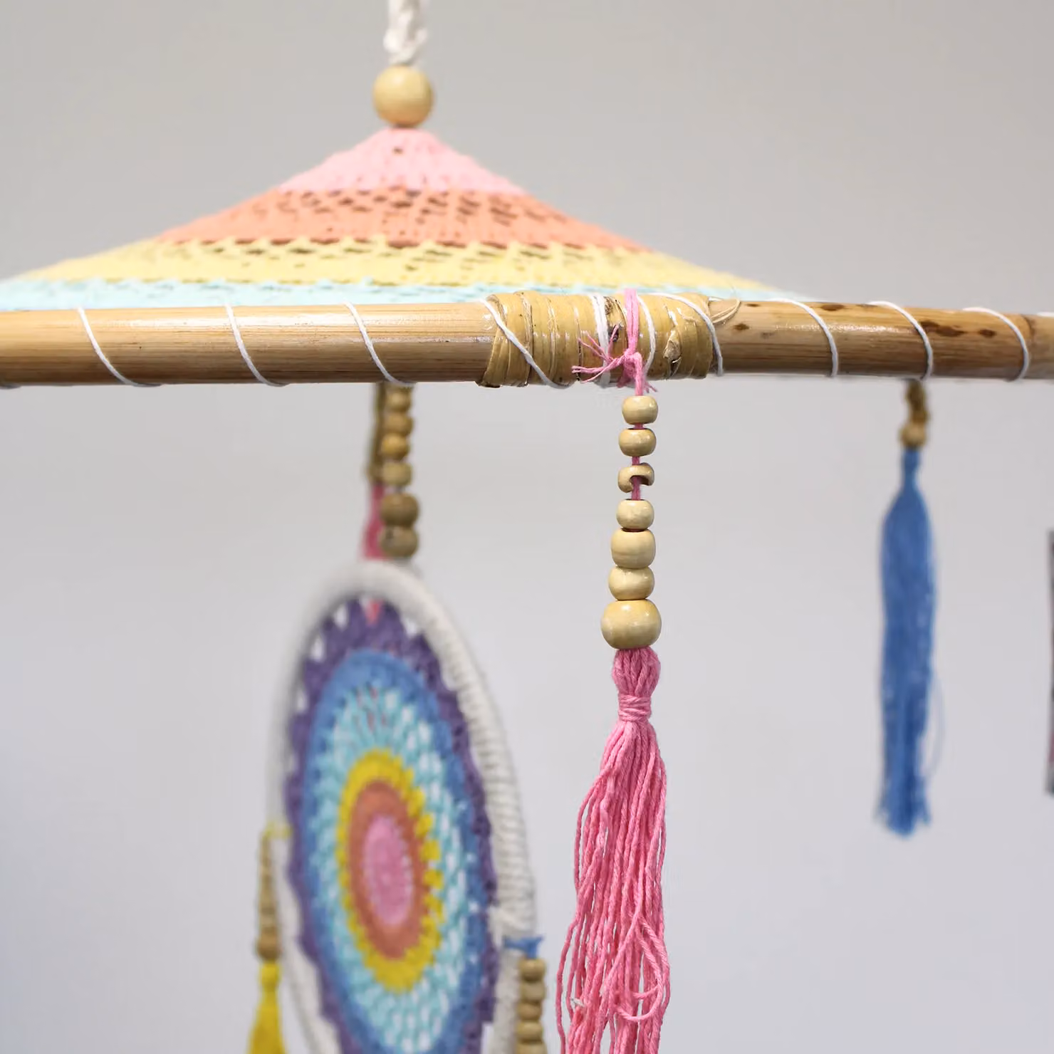 KDMD Extra Large Drama Dreamcatcher in Pastel Rainbow Multicolour – 2