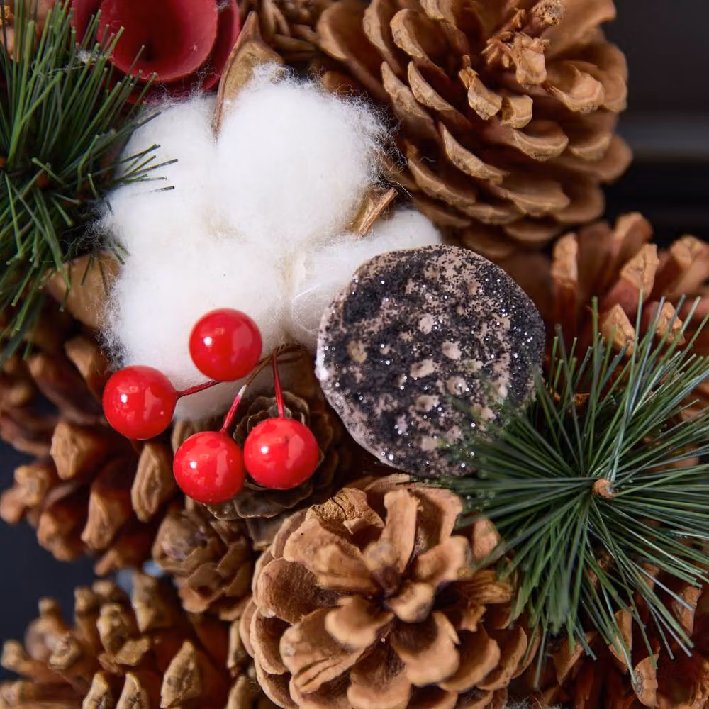 Dibor Red Christmas Wreath with Pinecones, Roses and Deer Hanger, Diameter: 36 cm – 4