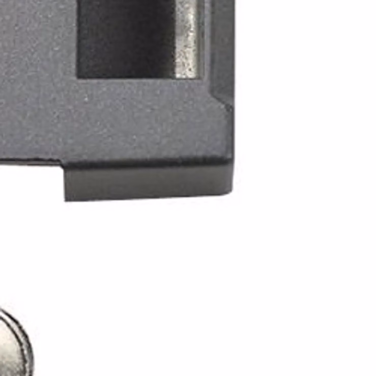 Yale 85 Series Deadlocking Nightlatch in Grey and Silver – 2