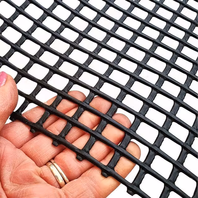 True Products Heavy Duty Extruded Square Mesh Plastic Fence Windbreak, Black, Width: 500 cm