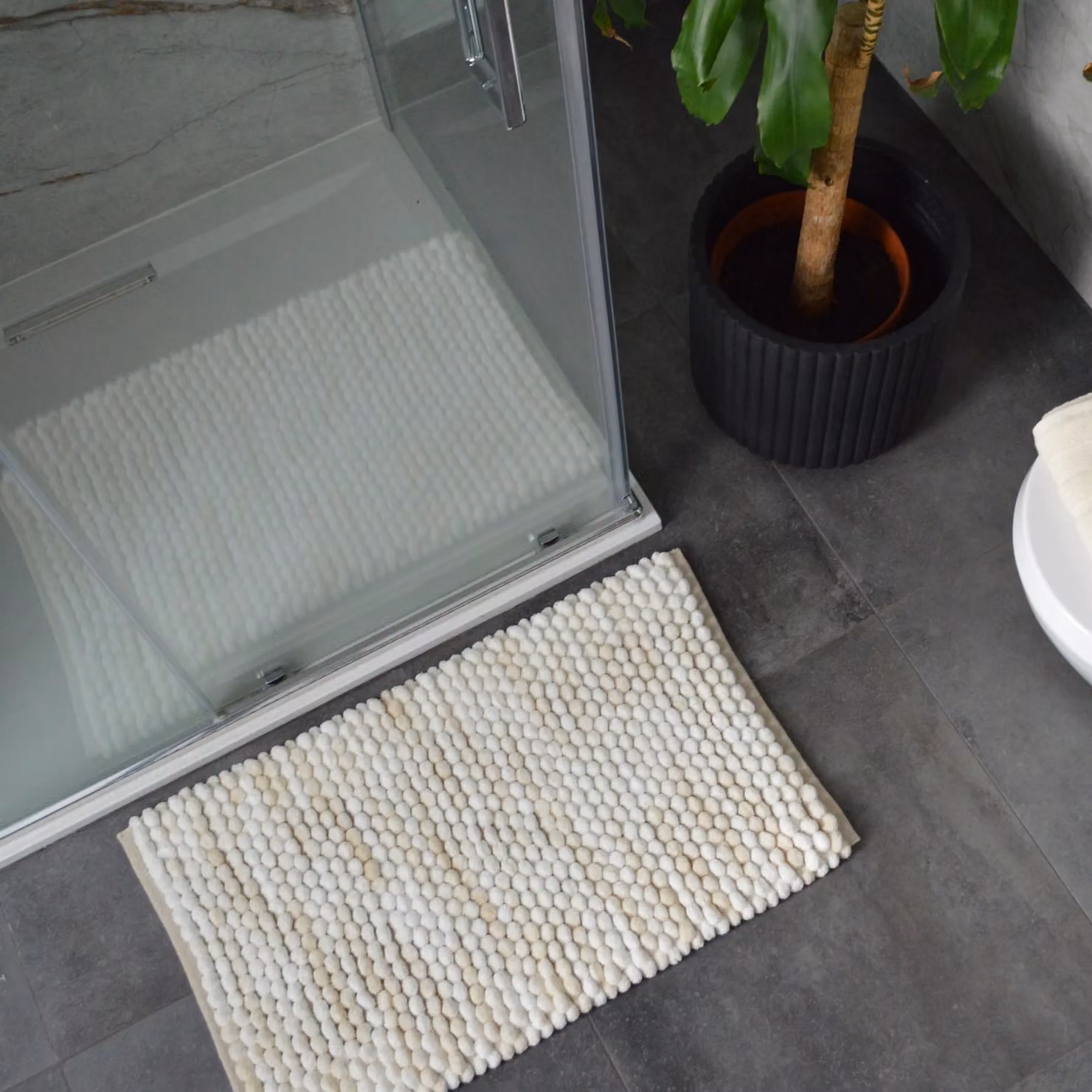 Allure Bath Fashions Marl Chunky Bobble Non Slip Bath Mat in Beige – 4