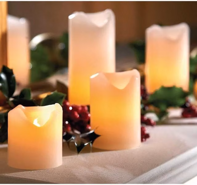 mysmartbuy Set of 4 Real Wax LED Pillar Candles with Flickering Light, Cream