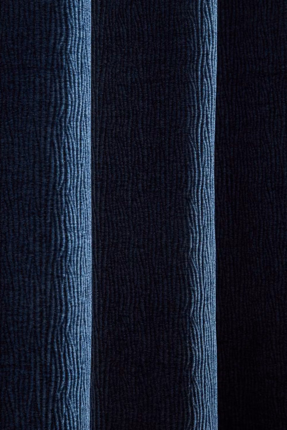 Catherine Lansfield Crinkle Chenille Lined Eyelet Curtains in Blue, Width: 117 cm, Drop: 137 cm – 2