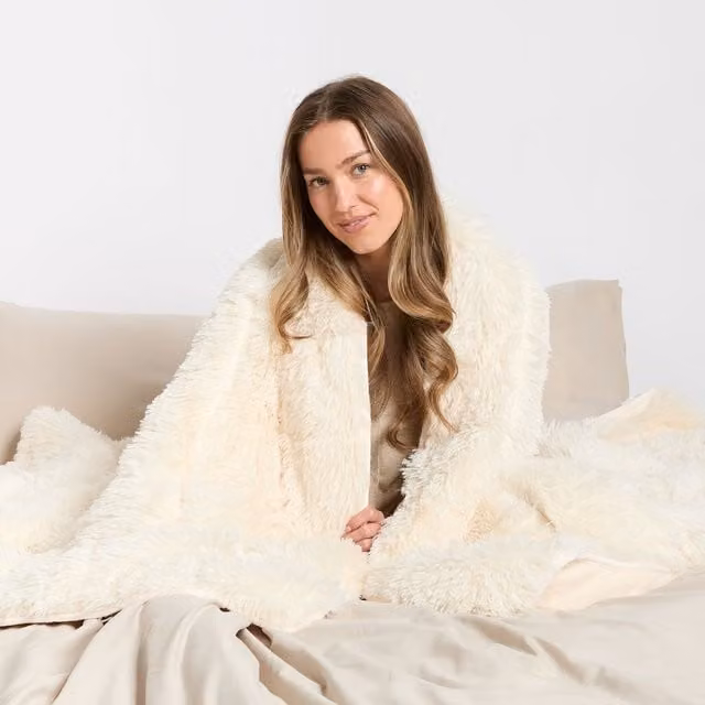 OHS Fluffy Fleece Sensory Sleep Therapy Weighted Blanket in Cream, W: 125 cm, D: 150 cm, 8kg