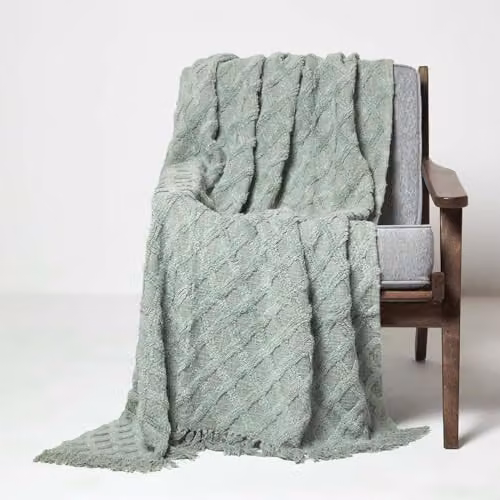 HOMESCAPES Green Cotton Tufted Throw with Geometric Diamond Textured Pattern, W: 125 cm, H: 150 cm