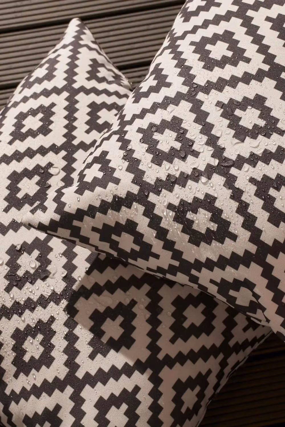 OHS Set of 2 Mid Grey Geometric Water Resistant Outdoor Cushion Covers, W/D/H: 45 x 45 x 45 cm – 7