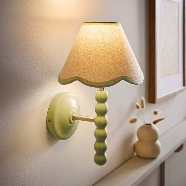ValueLights Bobbins Wall Light with Scallop Fabric Shade in Green and Wood