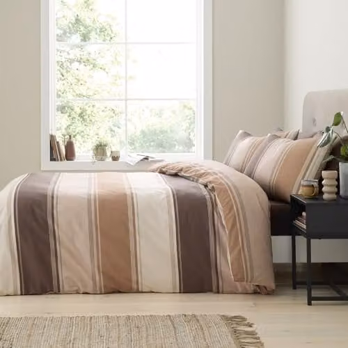 Fusion Betley Quilt Set in Beige and Sand, W/D/H: 230 x 220 cm, Reversible Polycotton Bedding with 2 Pillowcases