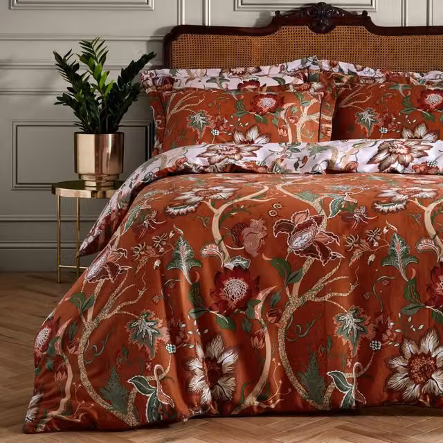 Paoletti Botanist Reversible Floral Mako Satin Cotton Duvet Cover and Pillowcase Set, Multicolour Red, Duvet Cover: 200 x 220 cm, Pillowcase: 140 x 200 cm