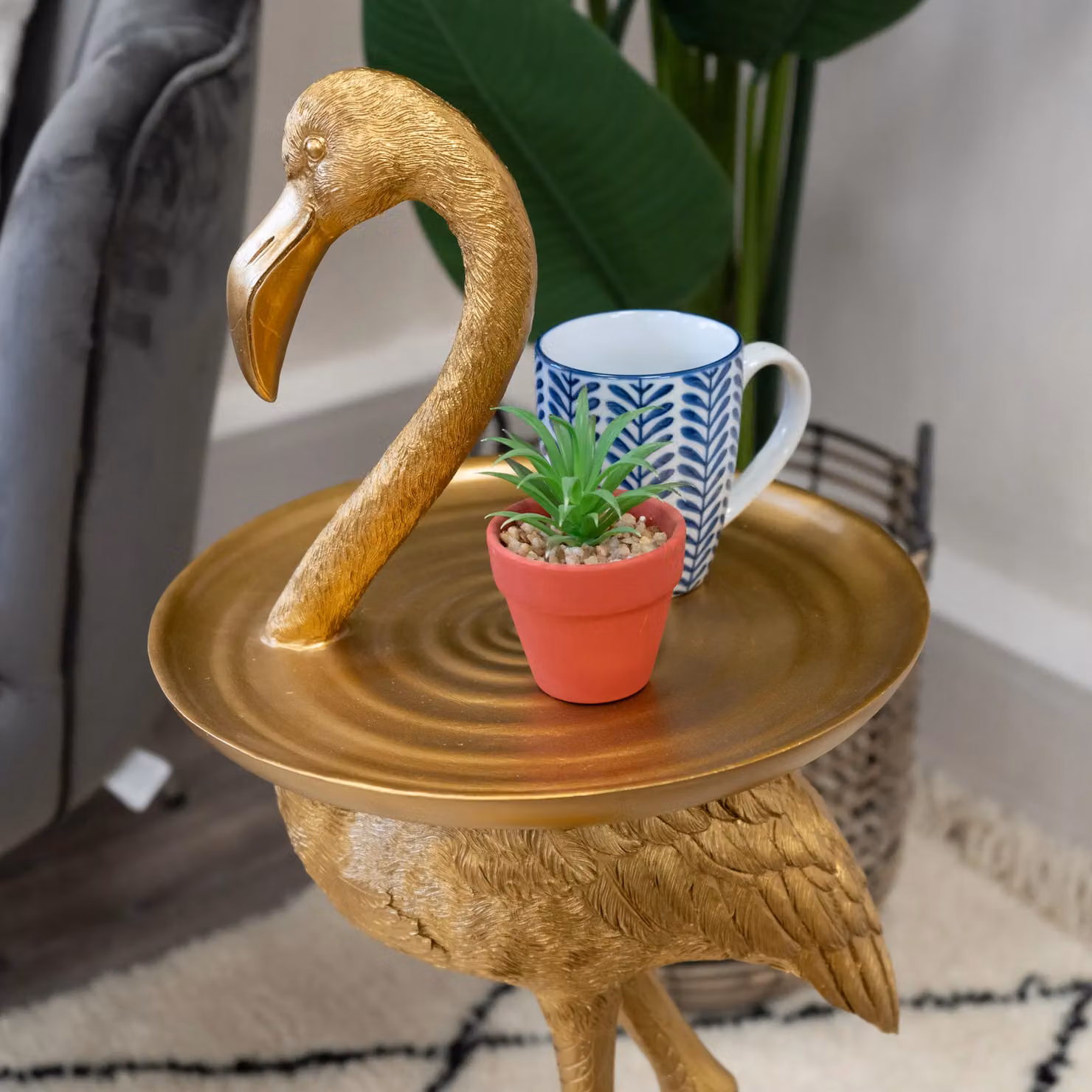 Madison & Mayfair Flamingo Side Table in Antique Gold, W: 35.0 cm, D: 35.0 cm, H: 74.5 cm – 2