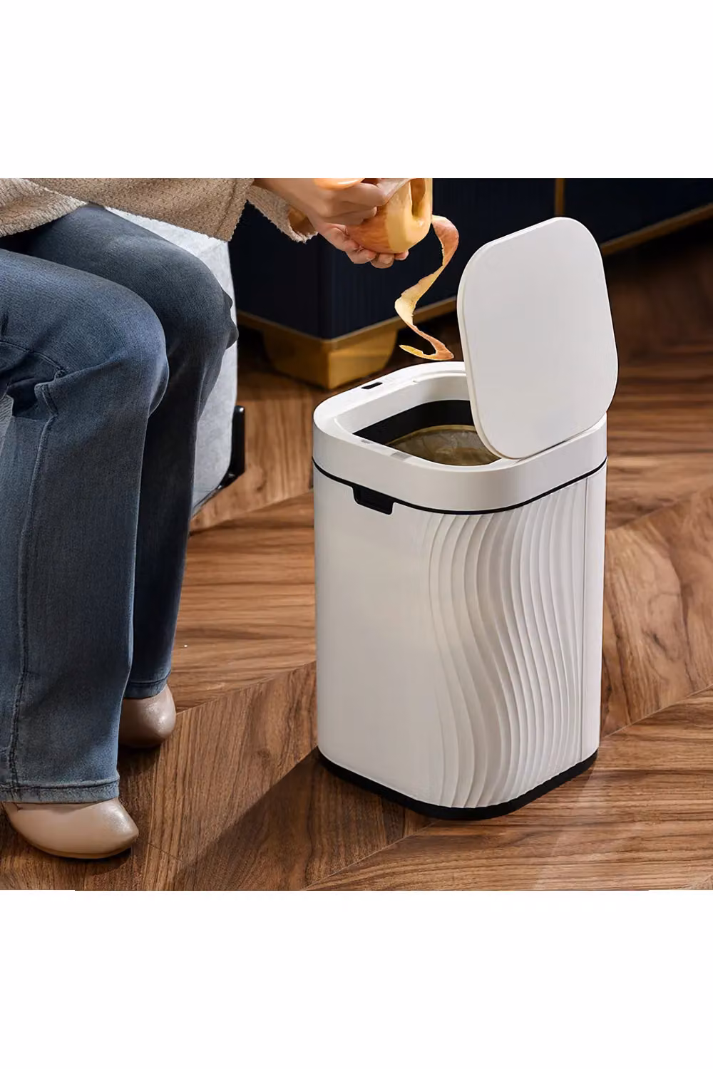 Living and Home 12L Smart Sensor Waterproof Rubbish Bin in White – 4