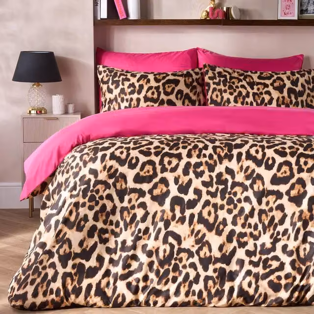 OHS Leopard Graphic Reversible Microfibre Duvet Cover and Pillowcase Set, Multicolour, 140 x 200 cm