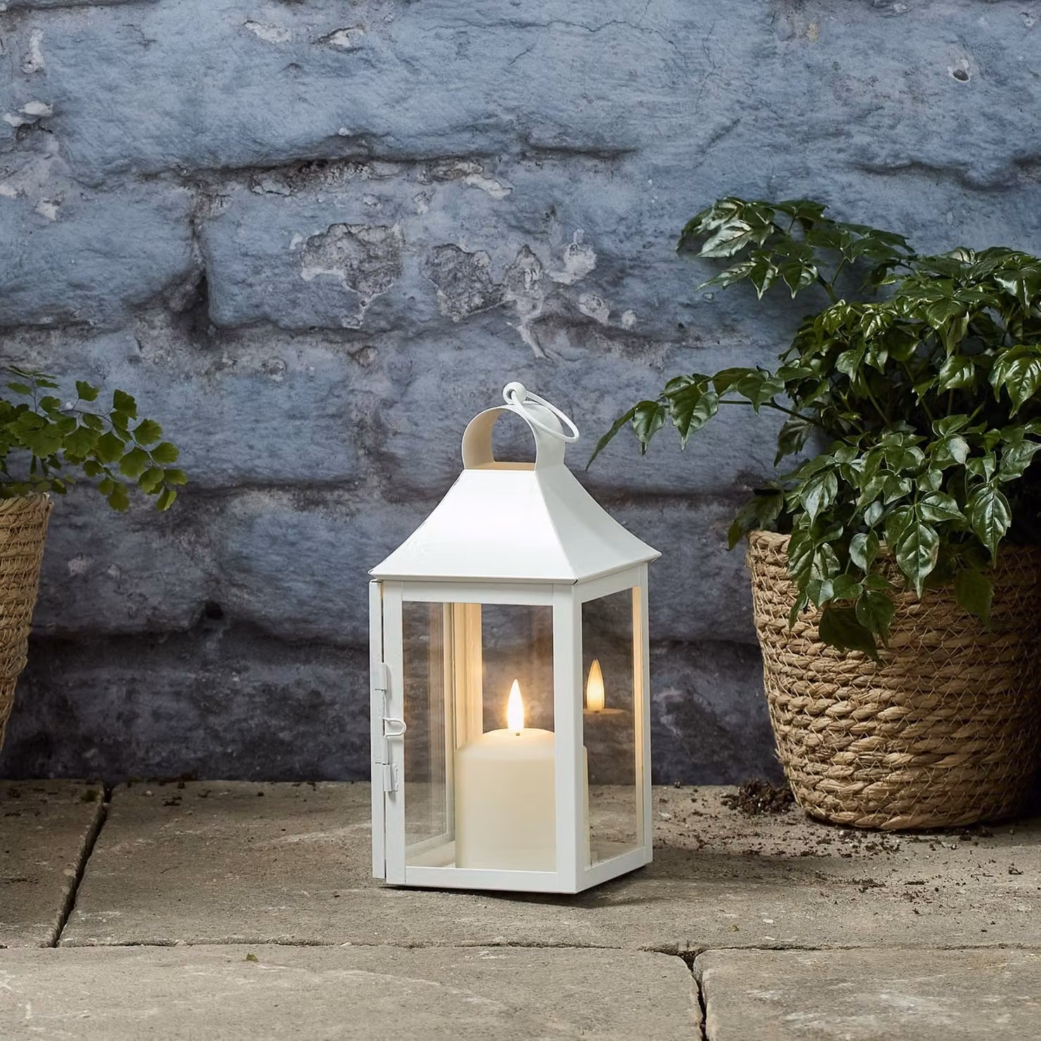 Lights4fun Albury White Metal Decorative Garden Lantern with TruGlow Flicker Effect Candle, Height: 25 cm – 1