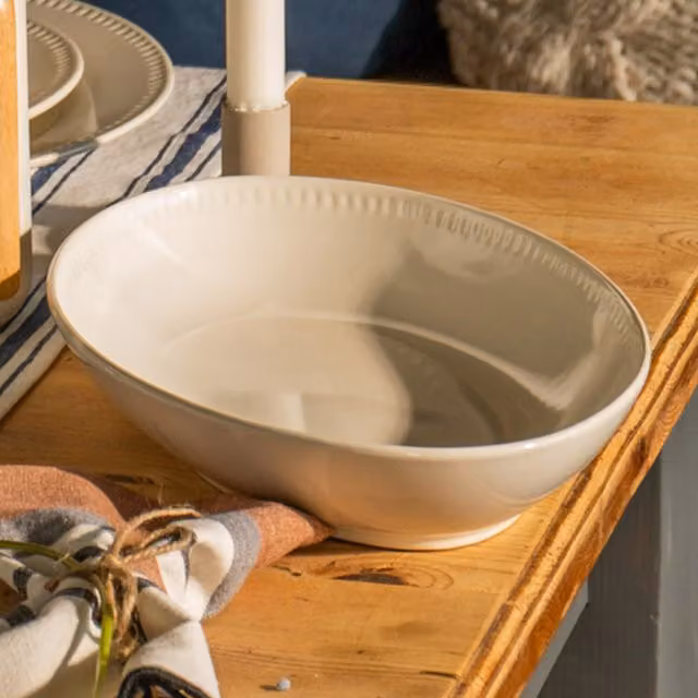 Mikasa Cranborne White Stoneware Serving Bowl, Diameter: 30.5 cm