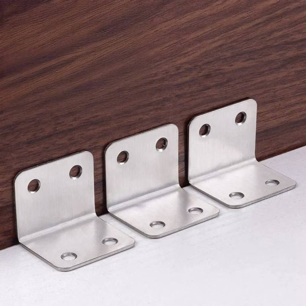SPETLEK 32-Piece Stainless Steel L-Corner Furniture Brackets in Silver – 2