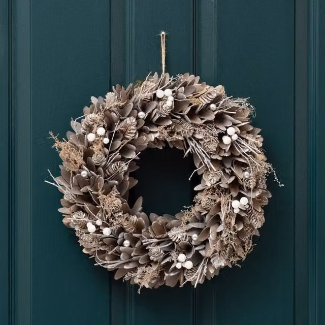 Scottish Everlastings Ltd Silver Grey Wood Shave Hanging Wreath, Diameter: 38 cm