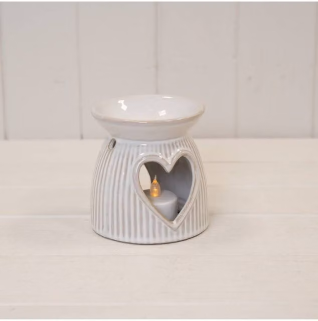 KDMD Natural Ceramic Oil Burner with Cut Out Heart Detail in Beige and White