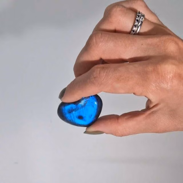 KDMD Madagascar Blue Labradorite Heart Stone, 40mm, 25g – 1