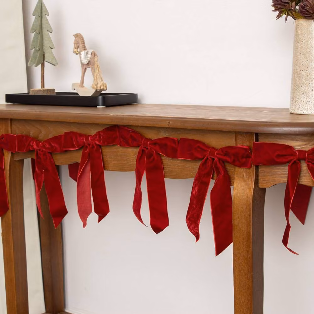 Melody Maison Red Velvet Bow Christmas Garland Bunting, Length: 200 cm – 3
