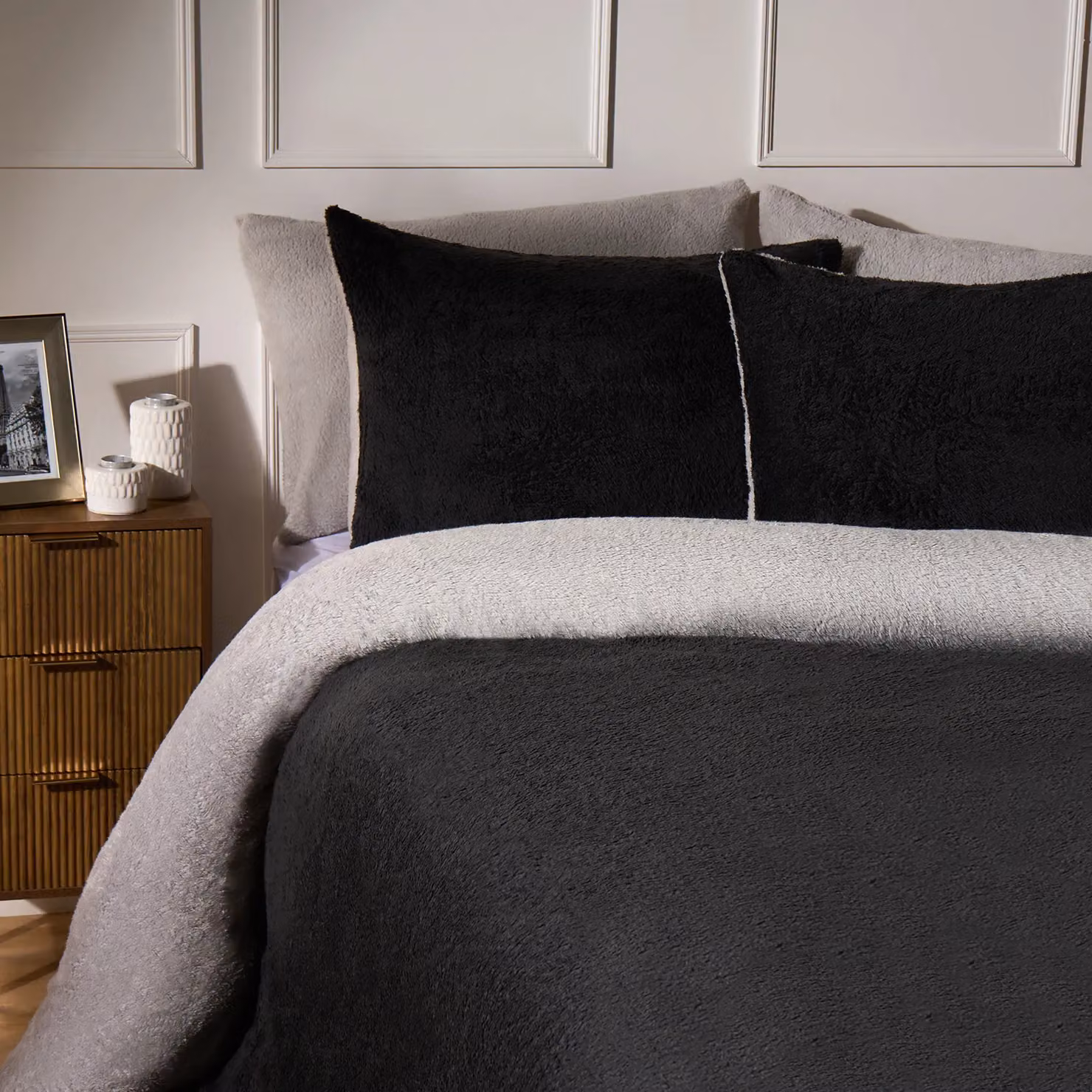 OHS Reversible Teddy Fleece Duvet Cover and Pillowcase Set, Black and Beige, W/D/H: 180 x 200 cm, Pillowcase: 50 x 75 cm – 3