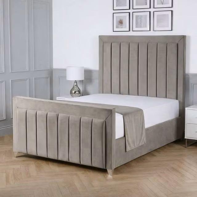 Living Comfort Bedz Elara Upholstered Gas Lift Storage Bed in Light Grey, Size: Double (140 x 200 cm) – 1