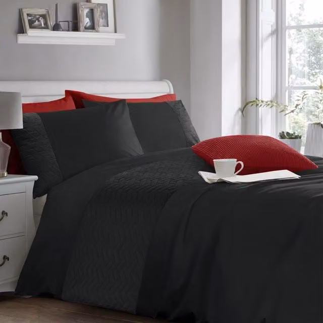Velosso Quilted Geo Duvet Cover and Pillowcase Set in Black, King Size (W: 180 cm, H: 200 cm)