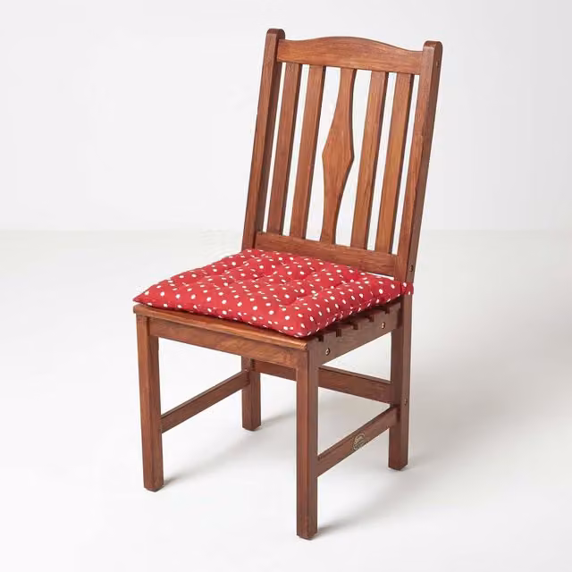 Homescapes Red Polka Dot Cotton Square Seat Pad with Ties and Button Straps, Diameter: 20 cm