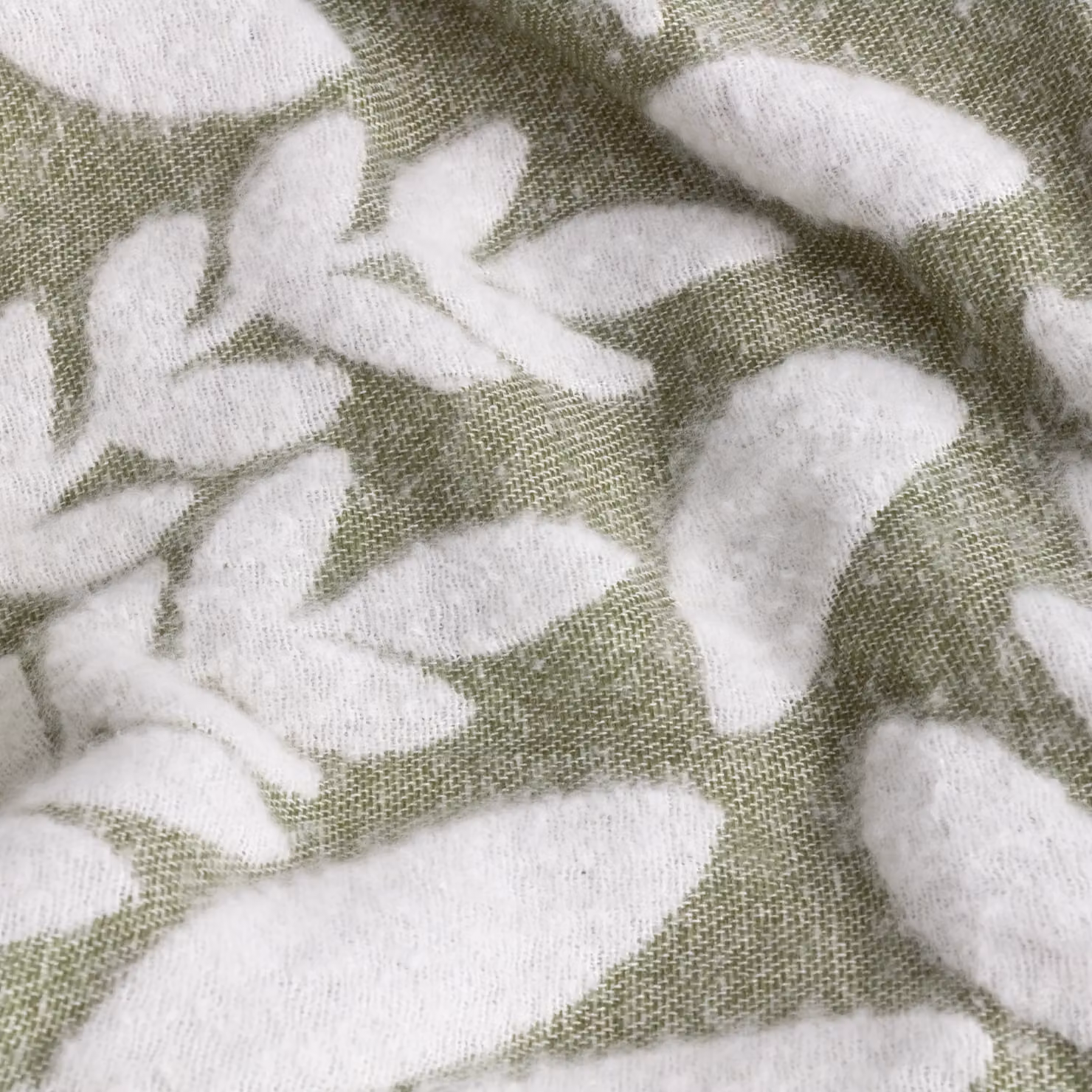 Wylder Nature Hazel Woven Floral Throw in Green, W: 130 cm, D: 180 cm – 3