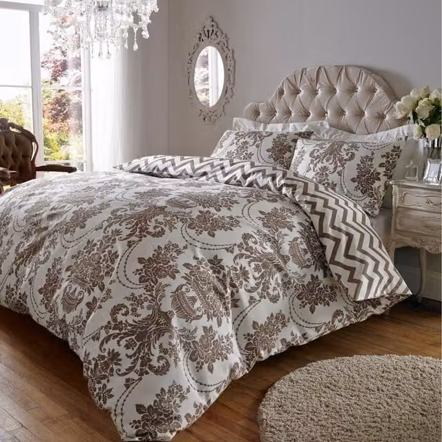Roseley Reversible Damask Floral Duvet Cover Set in Brown, W/D/H: 140 x 200 cm