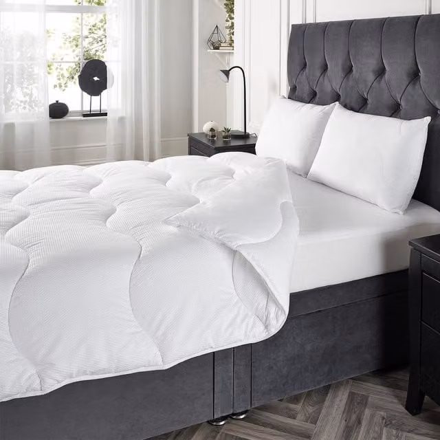 OHS 10.5 Tog Waffle Fibre Duvet in White, Single