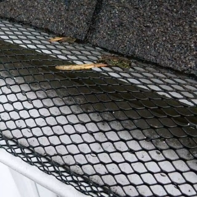 Garden Mile 10m Gutter Mesh Roof Guttering in Black